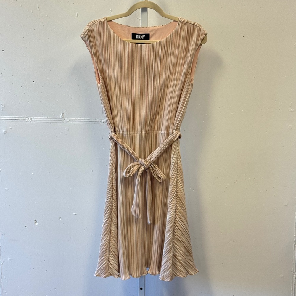 DKNY Plisse Pleated Sleeveless Midi Dress Champagne Pink Size 10 Belted A-Line